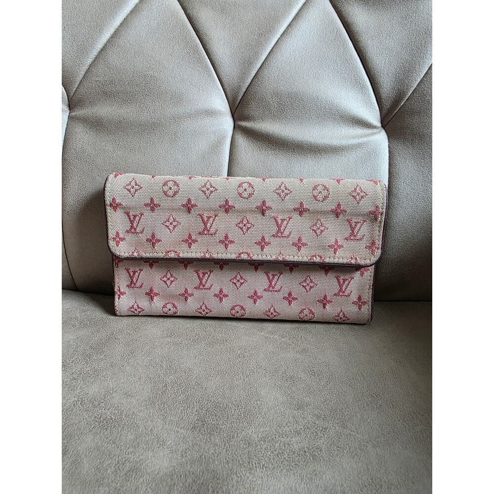 Louis Vuitton Monogram Burgundy International Wallet